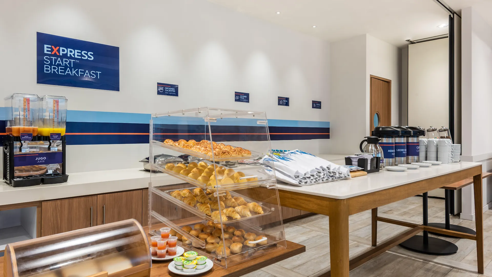 Hotel Holiday Inn Express Cartagena Manga By Ihg