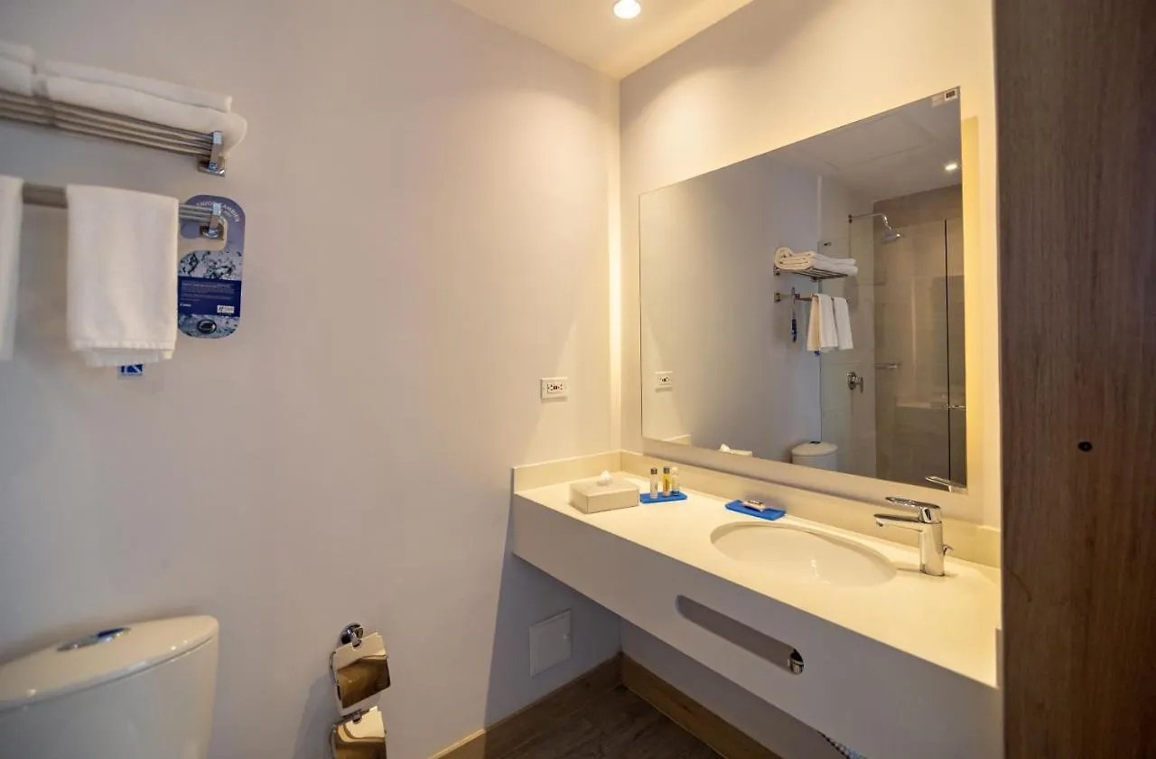 Hotel Holiday Inn Express Cartagena Manga By Ihg