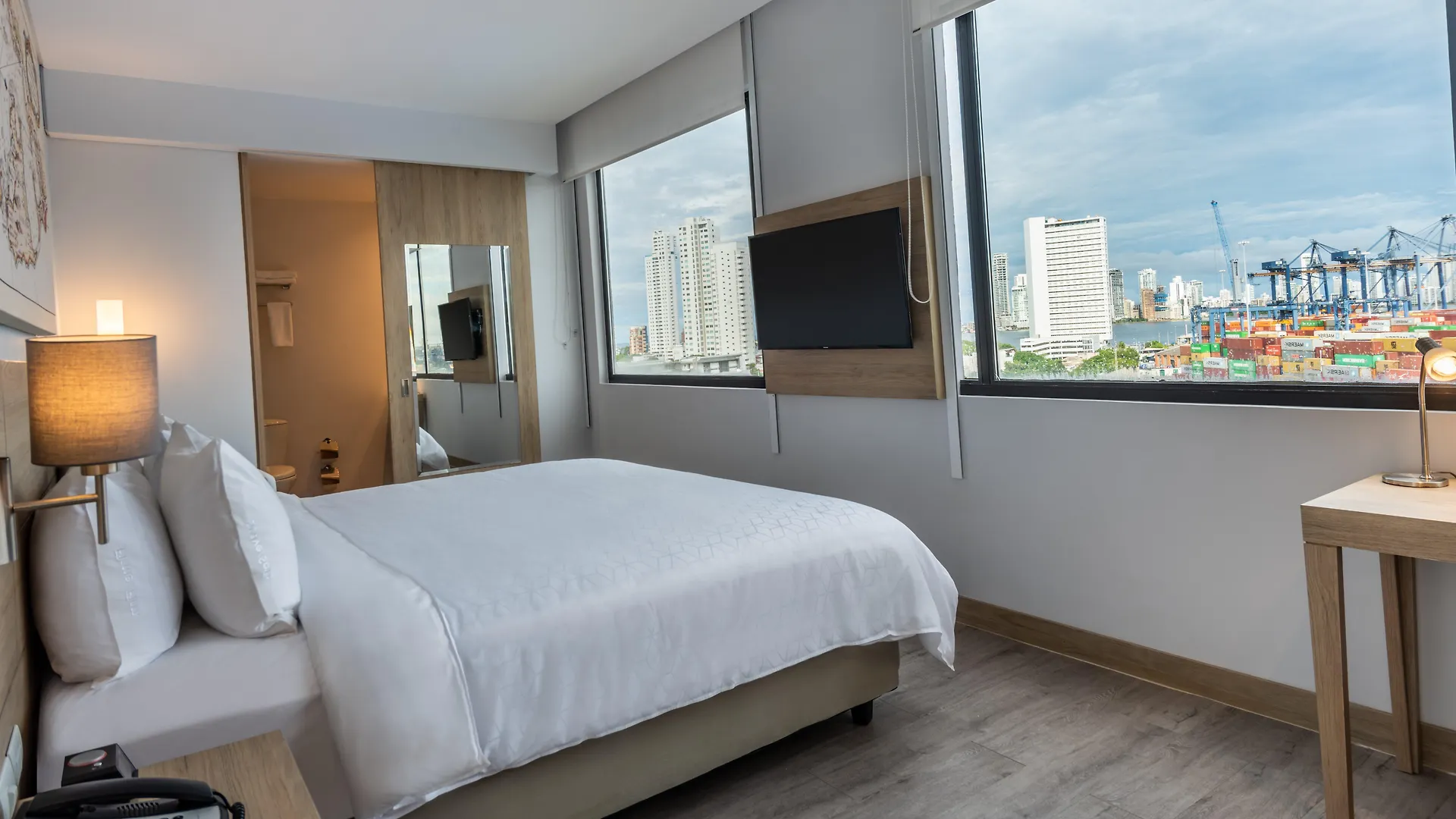 Holiday Inn Express Cartagena Manga By Ihg 4*,  Colombia