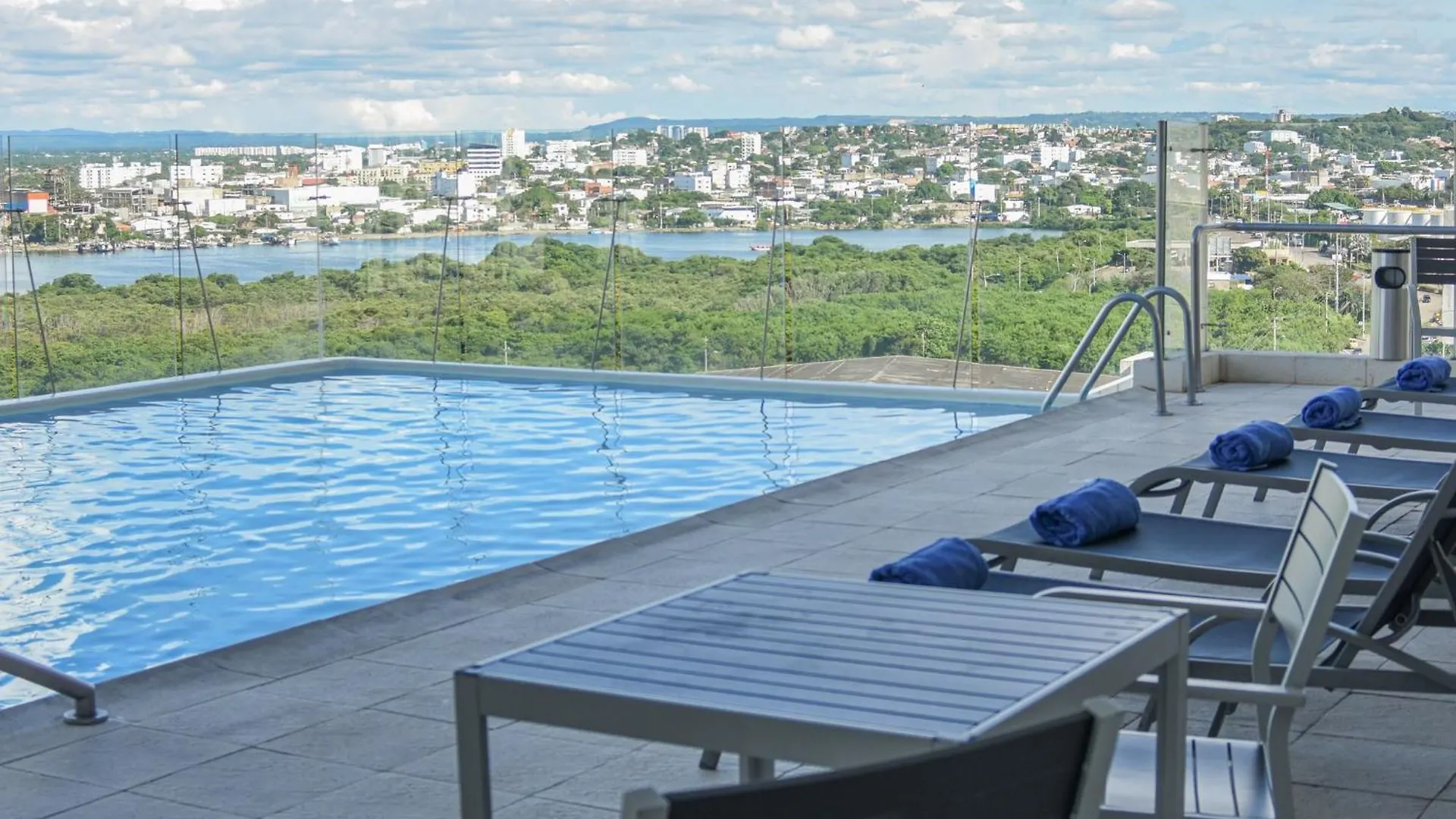Hotel Holiday Inn Express Cartagena Manga By Ihg